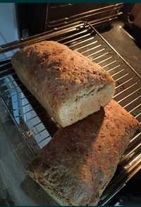 Chleb domowy wiejski z ziarnami lub bez, duży