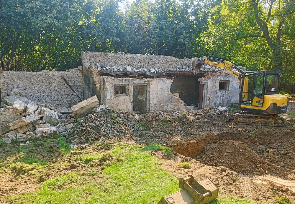 Usługi minikoparka , koparka ,utwardzenie terenu, brukarstwo