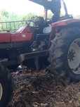 Vende trator com grua