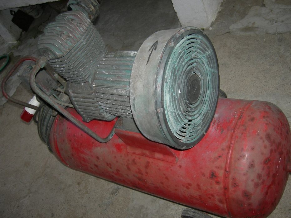 Compressor trifásico