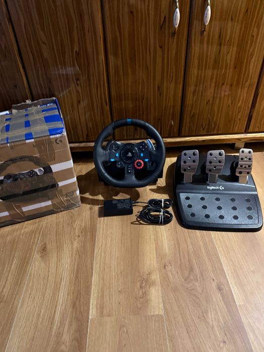 Kierownica Logitech G29 DrivingForce PC/PS4/PS5 + Pedały