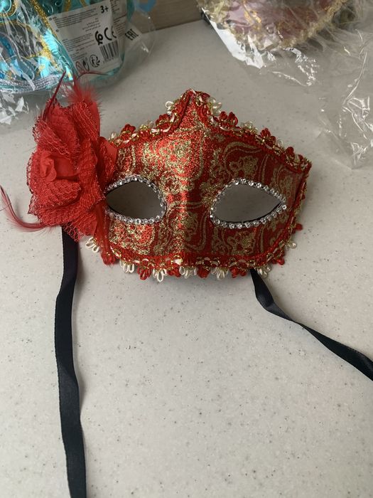 Карнавальні венеціанські маски