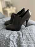 Botins pretos da Aldo
