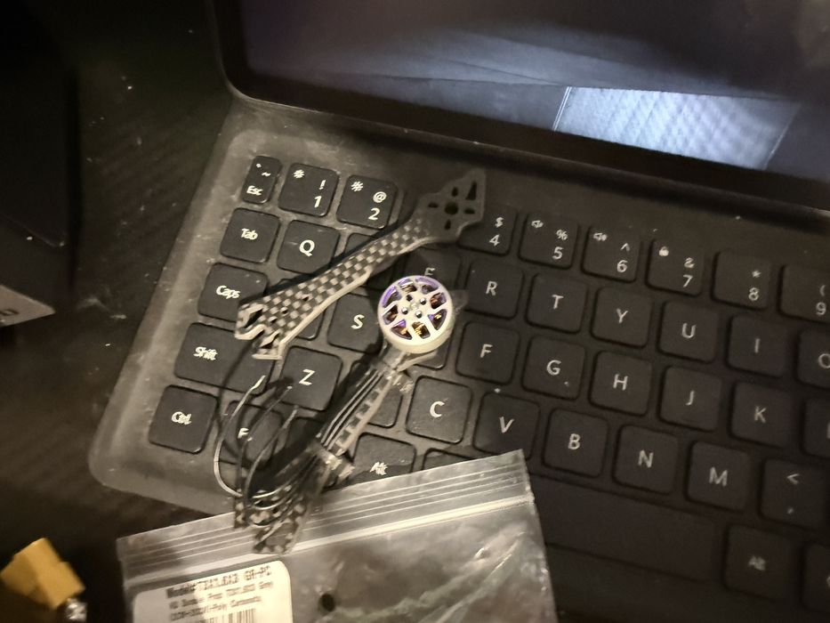 Mega zestaw dron 3” fpv plis zaadowe czesci ladowarka baterie