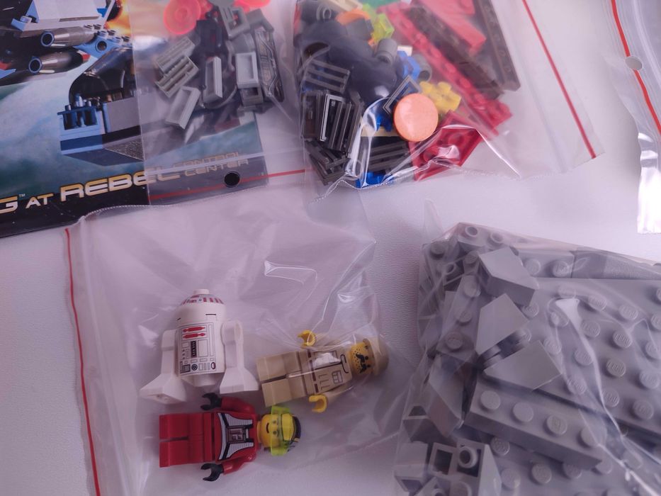 LEGO Star Wars 7180 - B-wing at Rebel Control Center - Komplet 100%