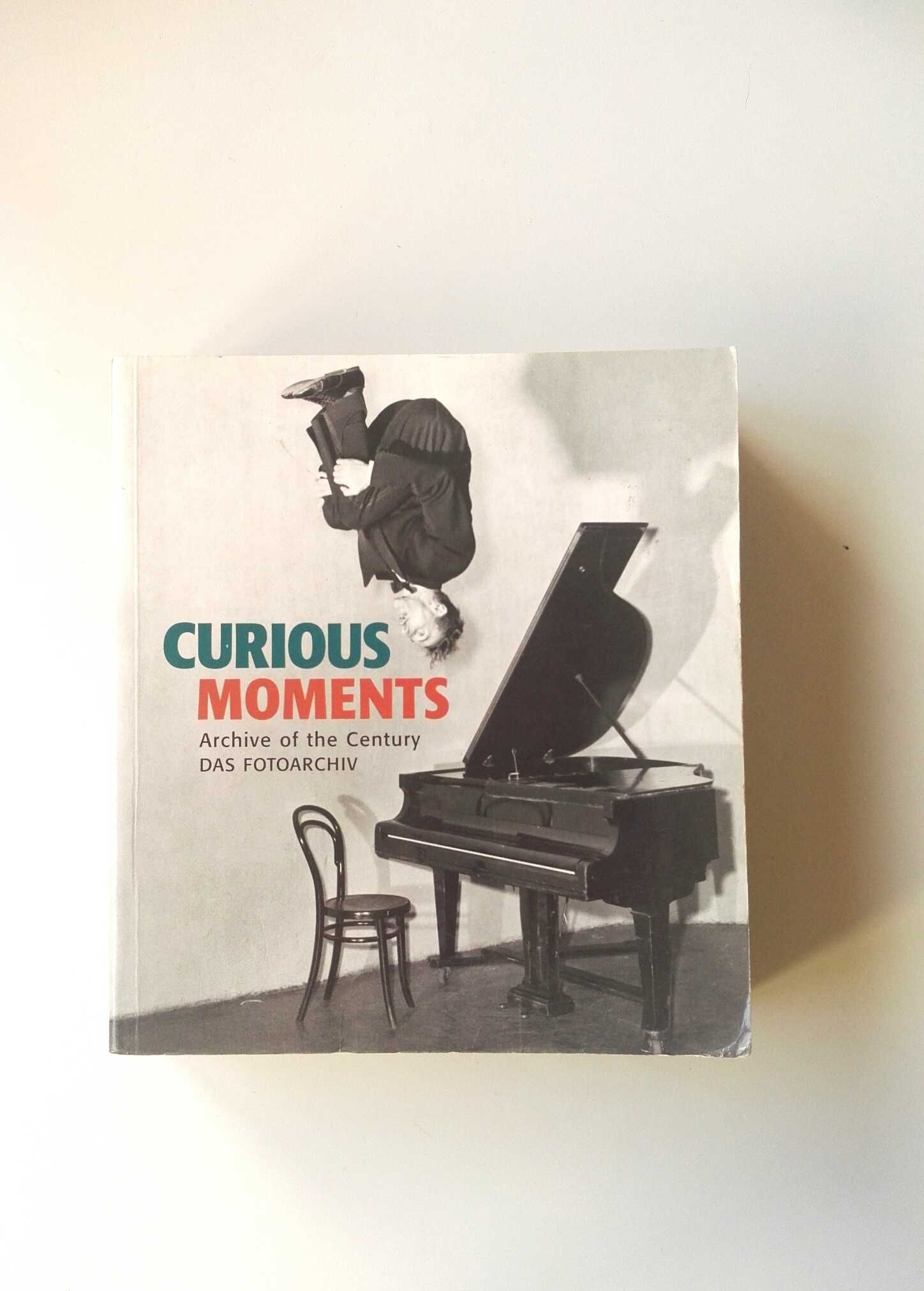 Livro fotografia "Curious Moments" de Hendrik Neubauer
