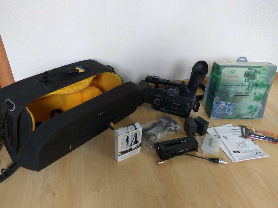Професійна відеокамера Camcorder Panasonic AG-HVX204AER