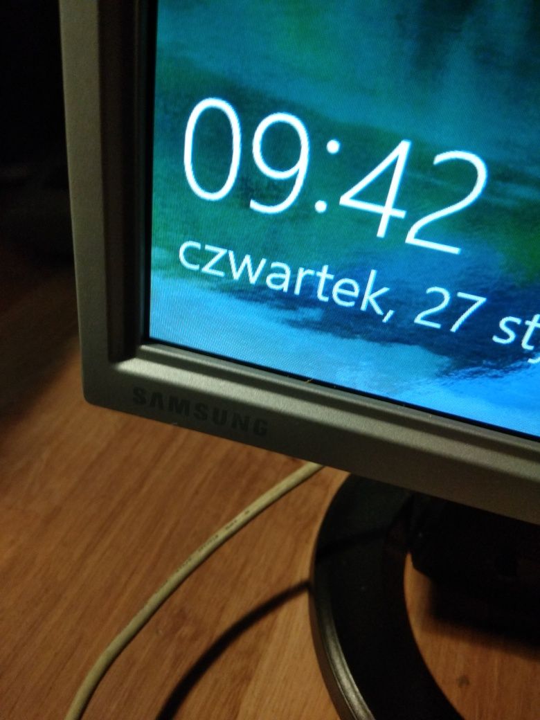 Sprzedam fajny monitor Samsung 172n
