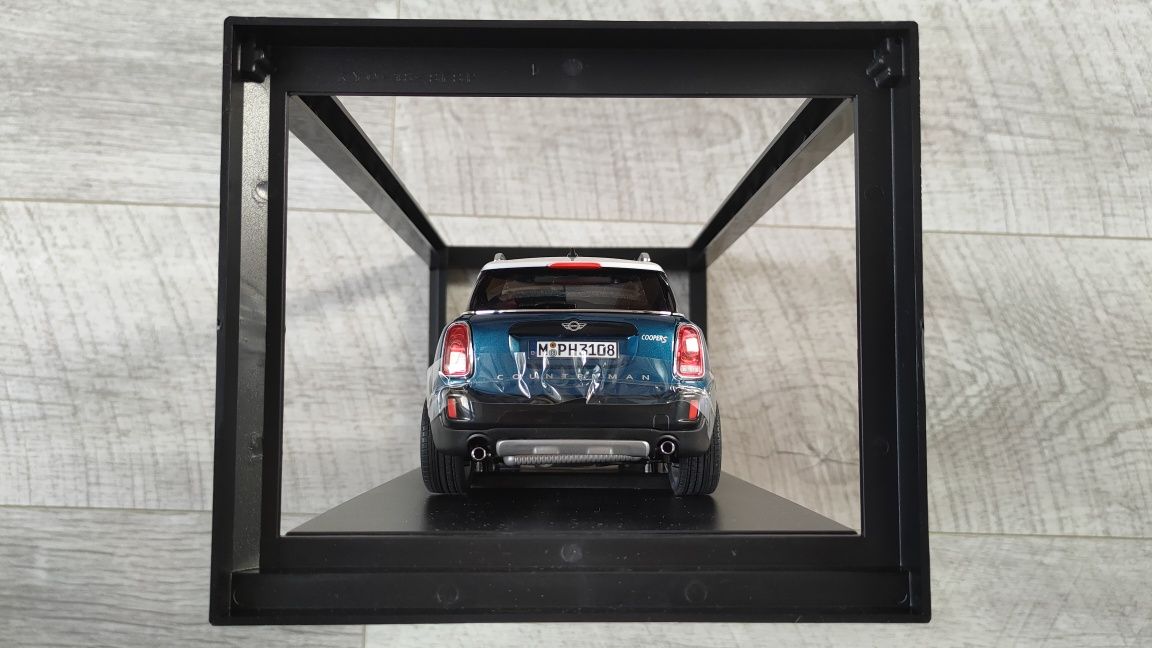 MINI Cooper S Countryman w skali 1:18 Kyosho Nowy