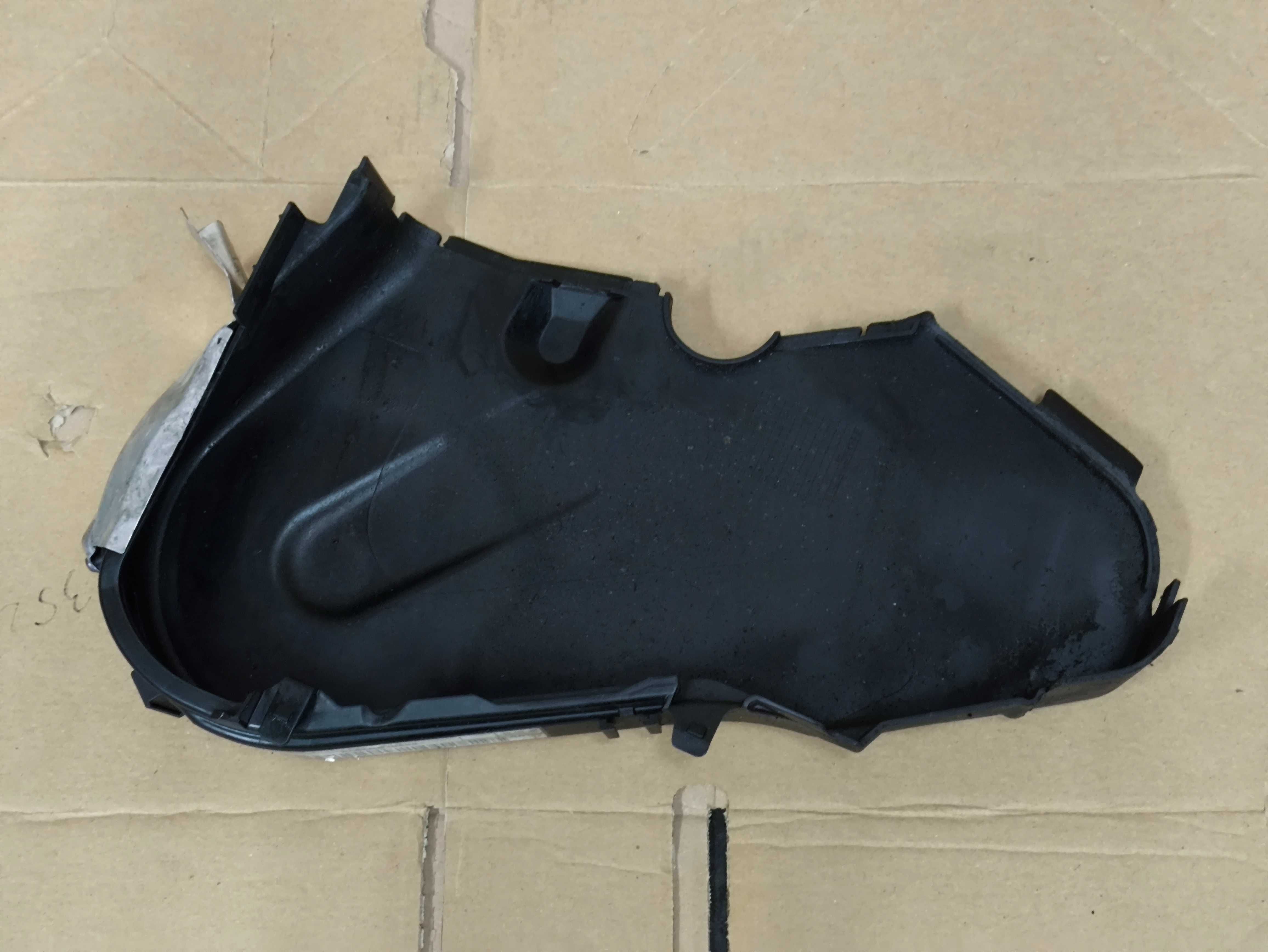 Osłona obudowa rozrządu VW Golf VII B8 1.6 TDI 04L109107E Siedlce