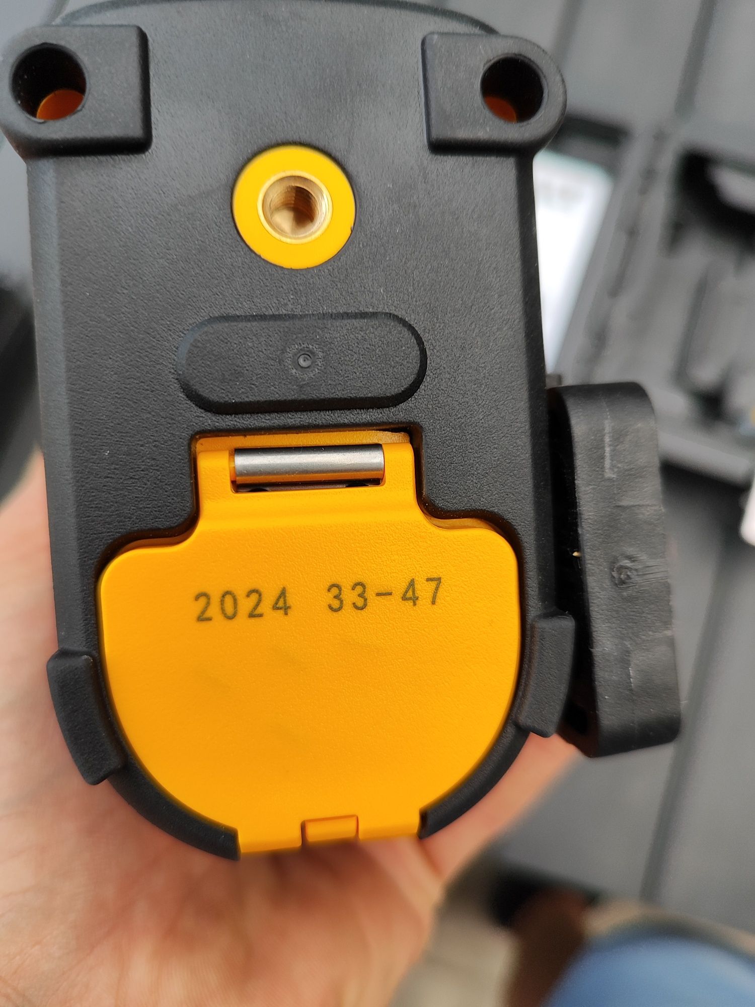 Laser krzyżowy DeWalt, rok 2024, jak nowy, wiązki zielone