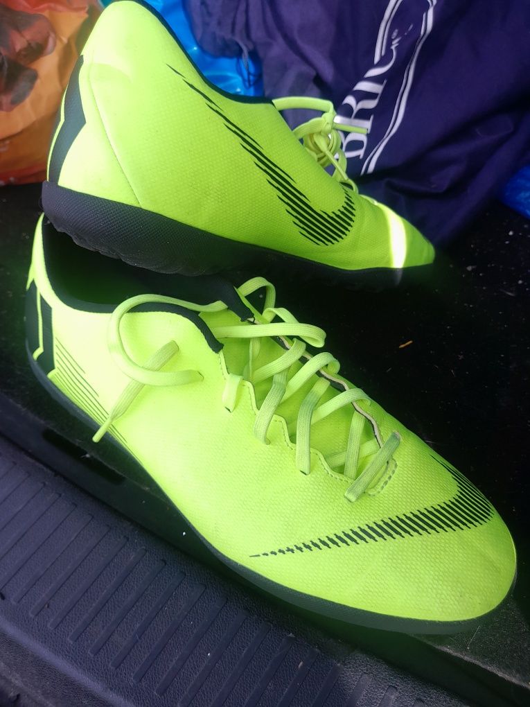 Sapatilhas Nike Turf 44