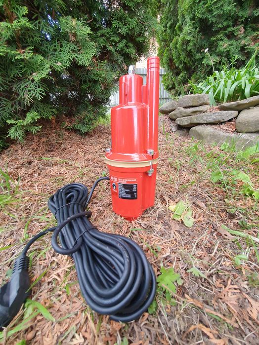 вибрационный Насос Малиш-Дачник -Урожай (ТІЛЬКИ ДОСТАВКА ПОШТОЮ)