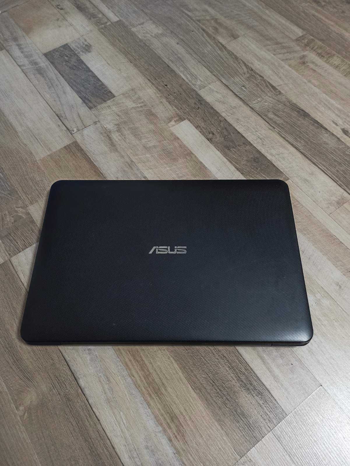 Ноутбук Asus X555S