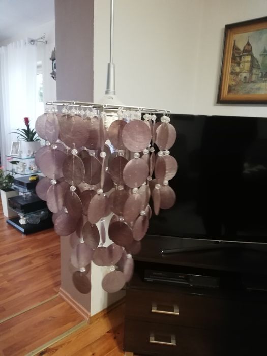 Żyrandol lampa.  Sprzedam ładną lampę.