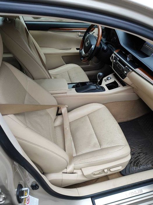 Продам Lexus ES 2012