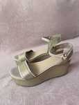 Sandały koturny Guess 38