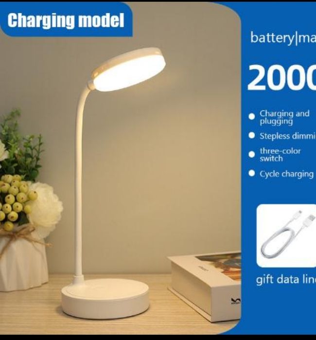 Светильник Led-Лампа с USB зарядкой в комплекте.