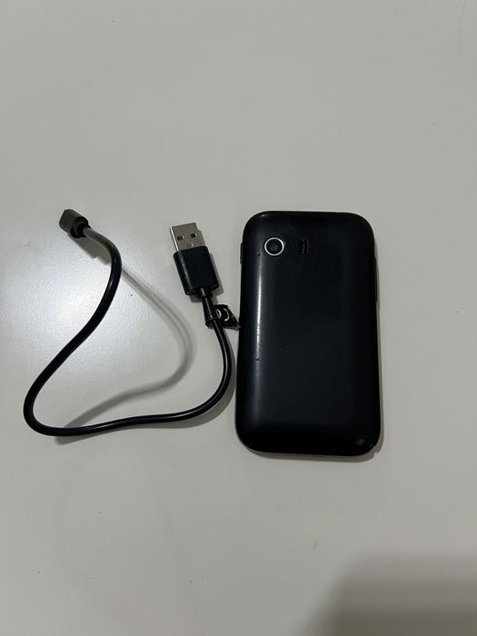 Продам телефон все працює !