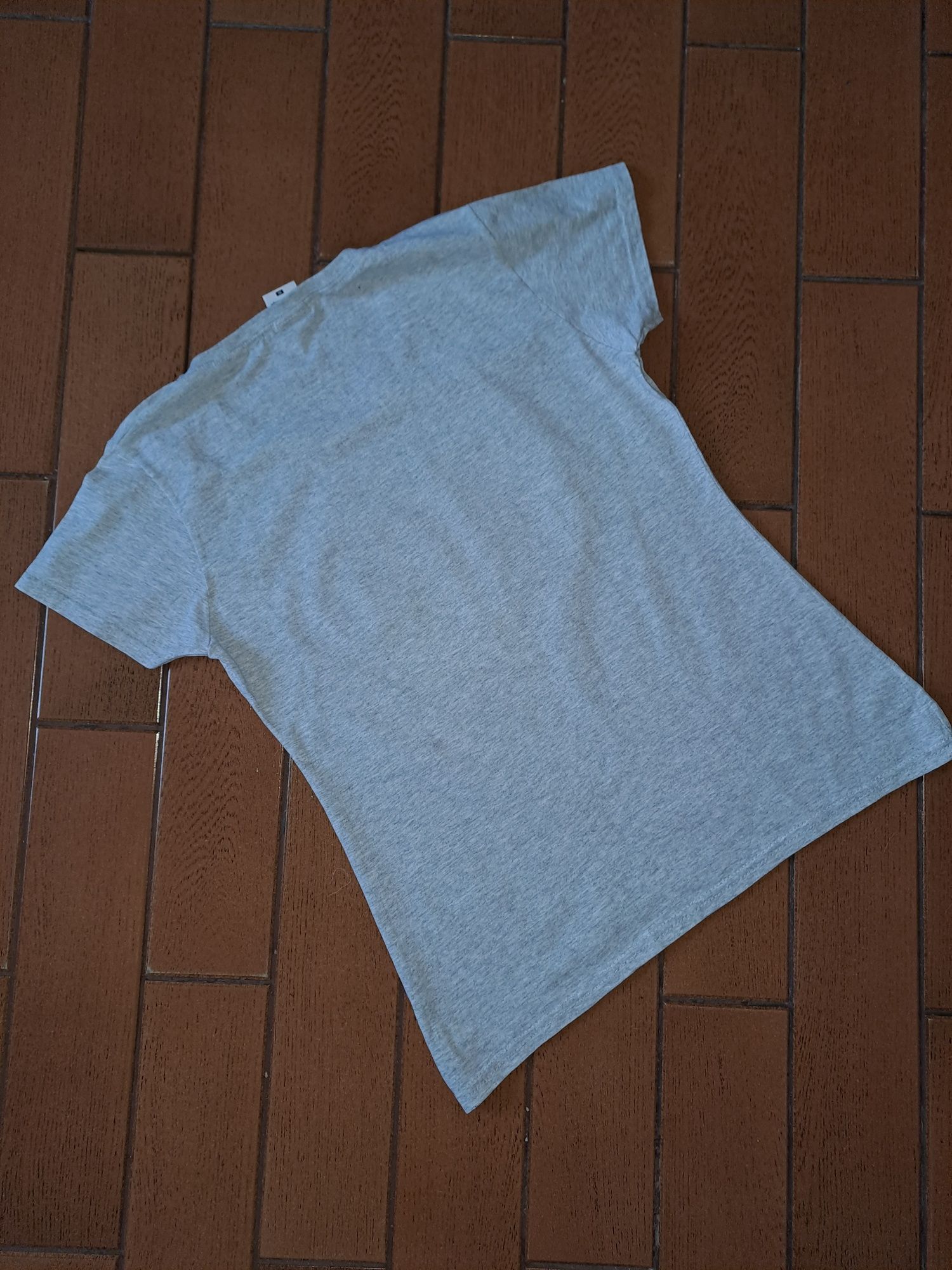 Szary T-shirt z góralskim sercem
