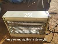 Vende se luz para moscas e mosquitos de restauração