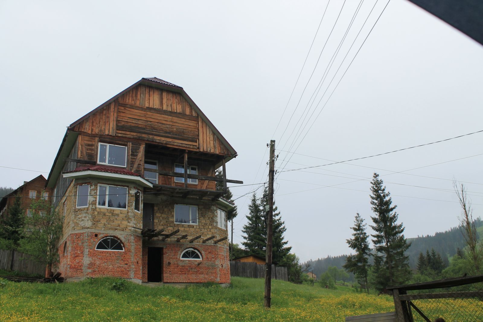 Продаж незавершене будівництво з підведеним світлом с. Яблуниця