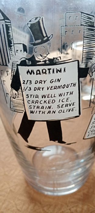 Conjunto de 1 jarro e 3 copos em vidro grosso para bebidas