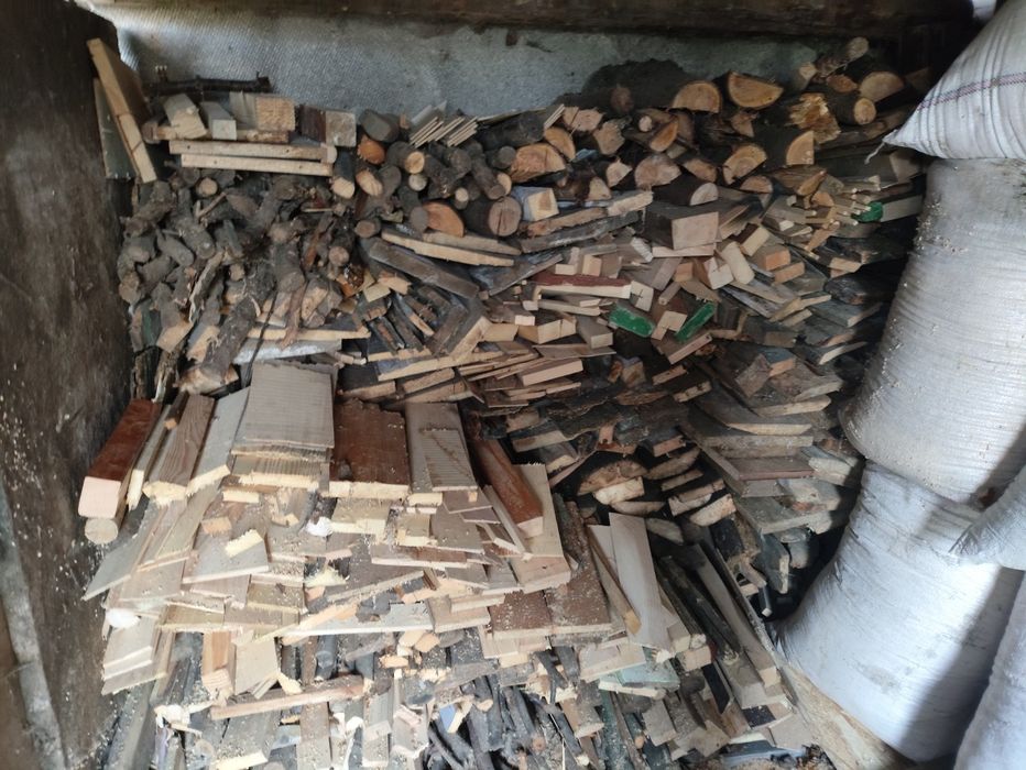 Продам дрова рубані з сарая в мішках