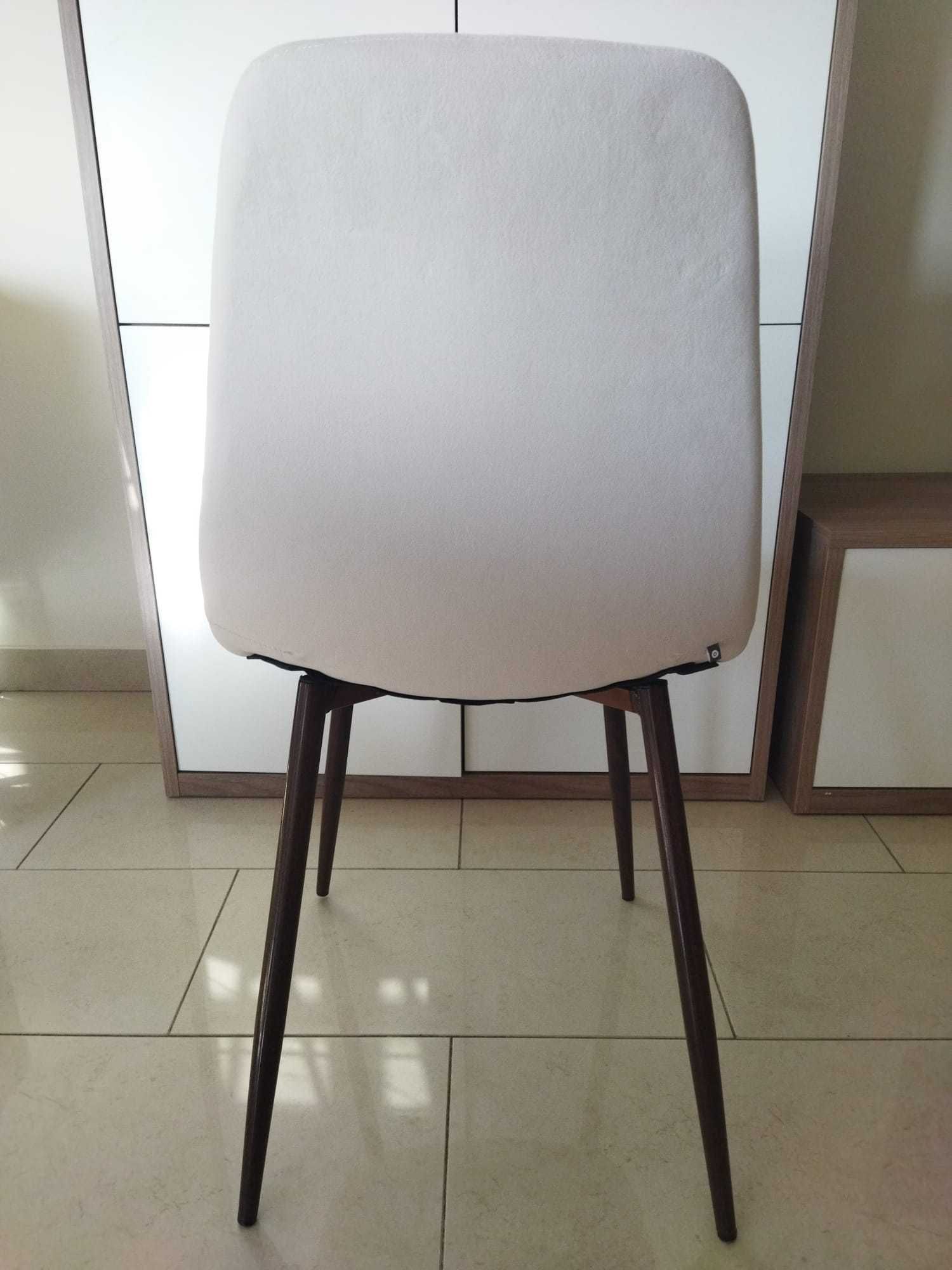 Vendo 4 cadeiras em pele.