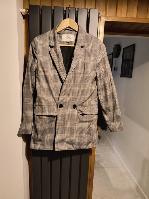 Piękna marynarka katana Pull and Bear