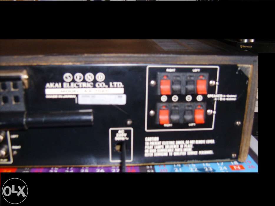 Receiver Akai 1020