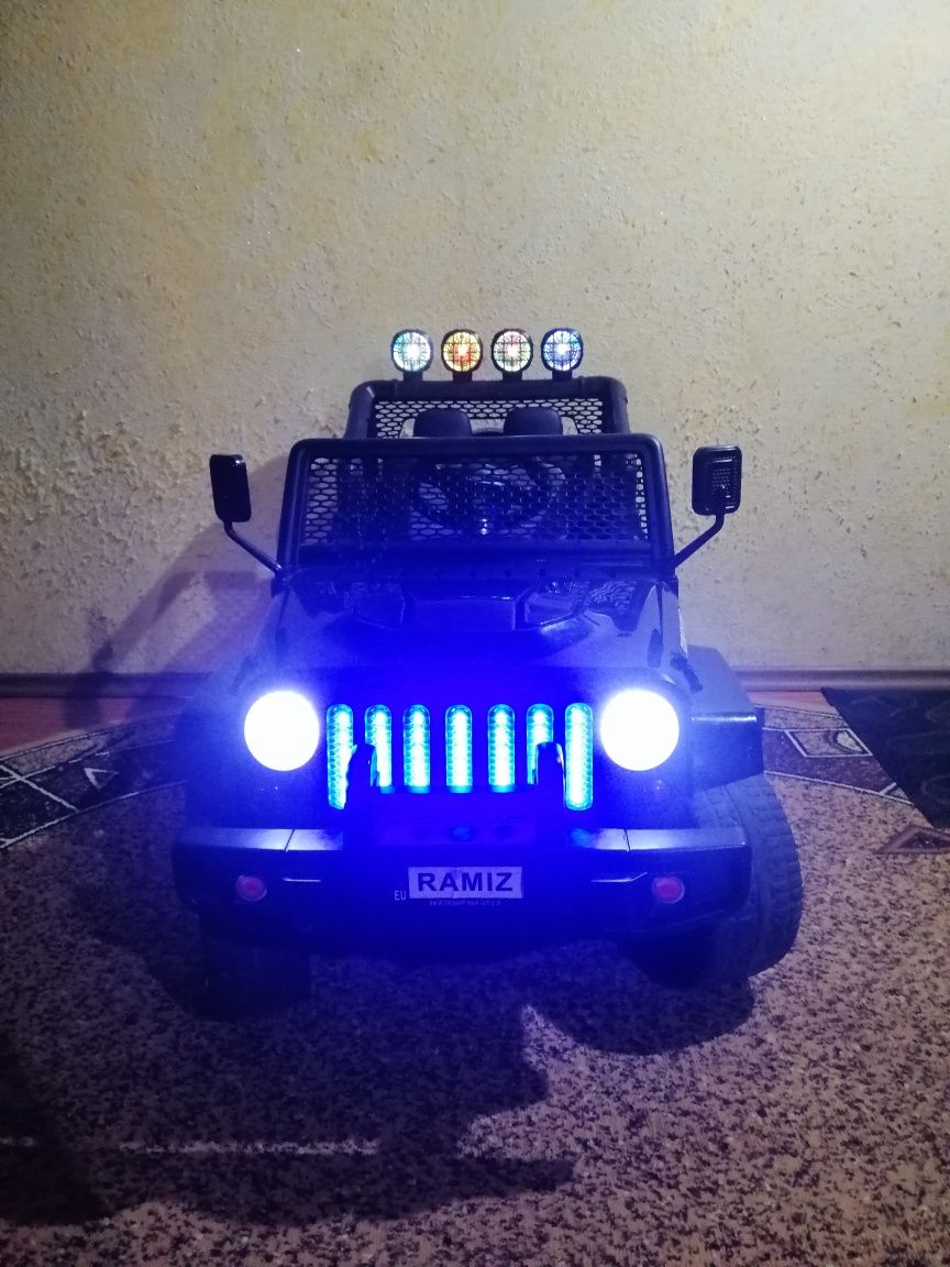 Дитяча машина Jeep "ramiz" (повний привід)