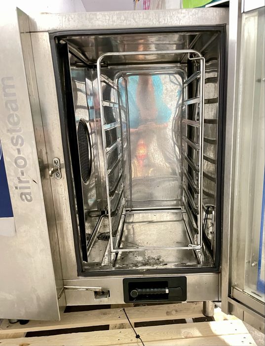 Uszkodzony elektryczny piec konwekcyjno parowy Electrolux 8GN 1/1 400V