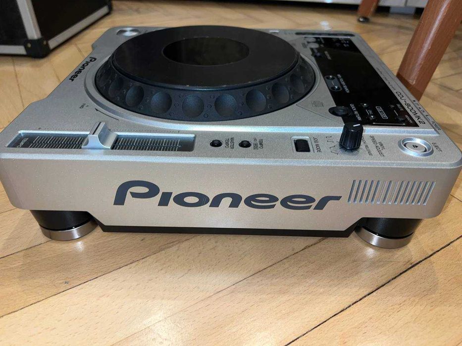Комплект DJ обладнання: DJM-400 та Pioneer CDJ-800MK2 (2шт)