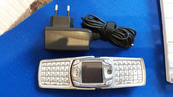 Мобильный телефон Nokia 6822