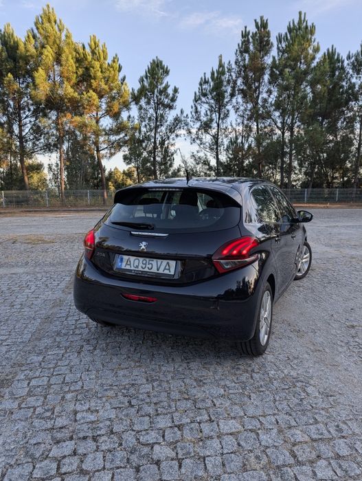 Peugeot 208 1.6 BlueHDI 100cv - chave na mão