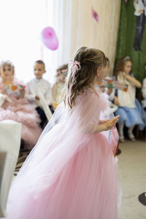 Плаття на будь яке свято. Відшивали під замовллення.