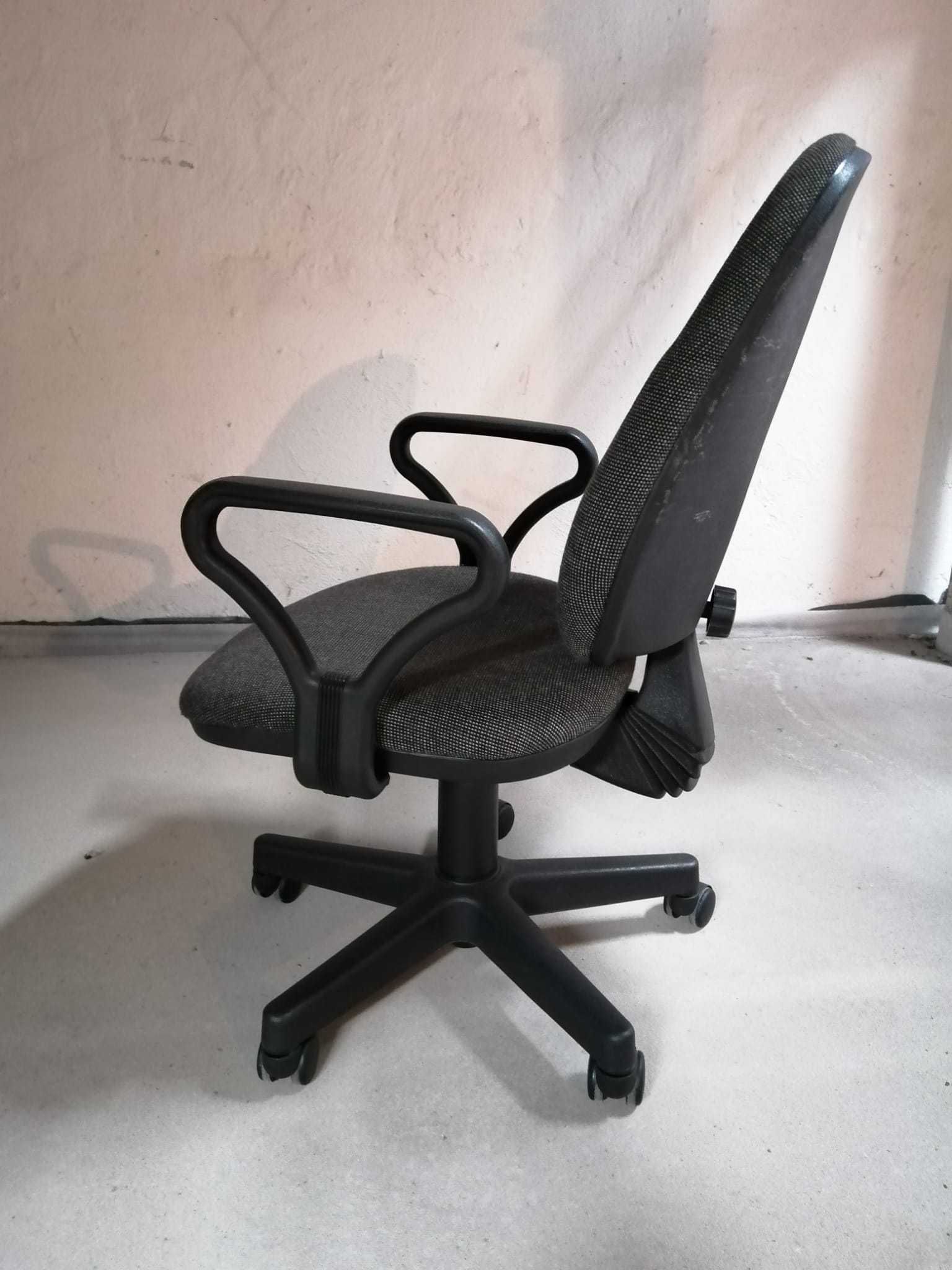 Krzesło do biurka komputerowego