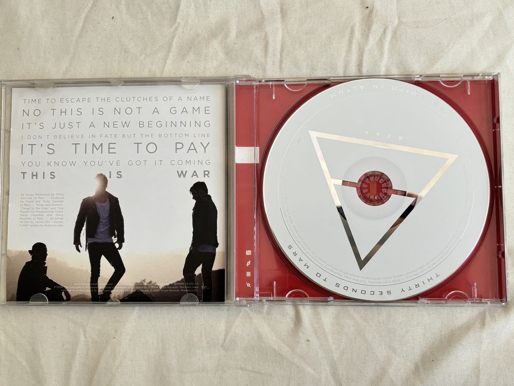 Thirty Seconds To Mars - THIS IS WAR CD