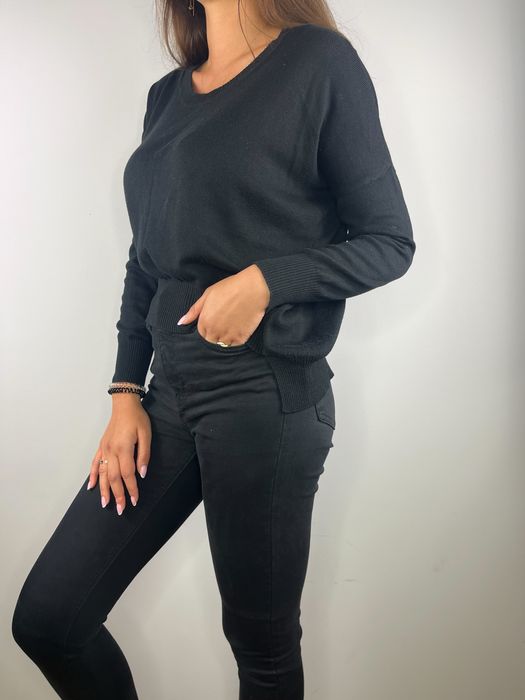 Czarny asymetryczny sweter crop top siateczka na plecach Top Secret M