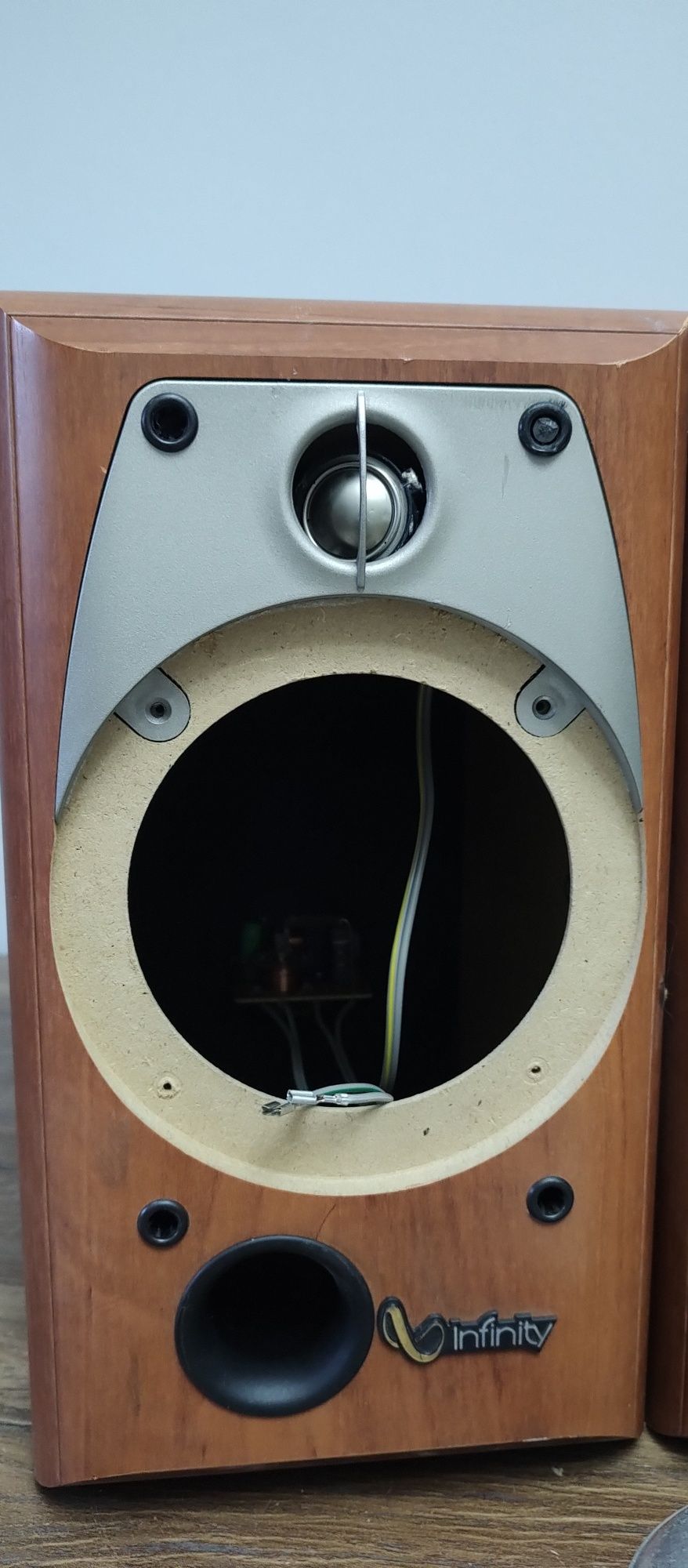 Kolumny, monitory Infiniti Alpha 10