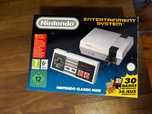 Nintendo Classic Mini com 2 comandos