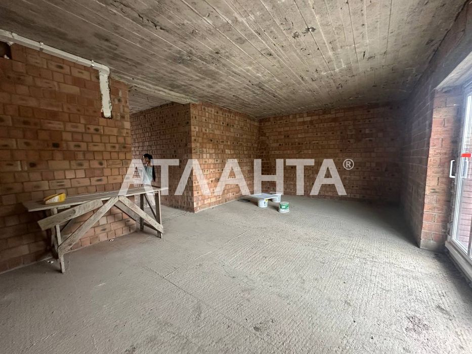 Таунхаус з гаражем, підвалом і місцем під авто на вул. Горіхівській