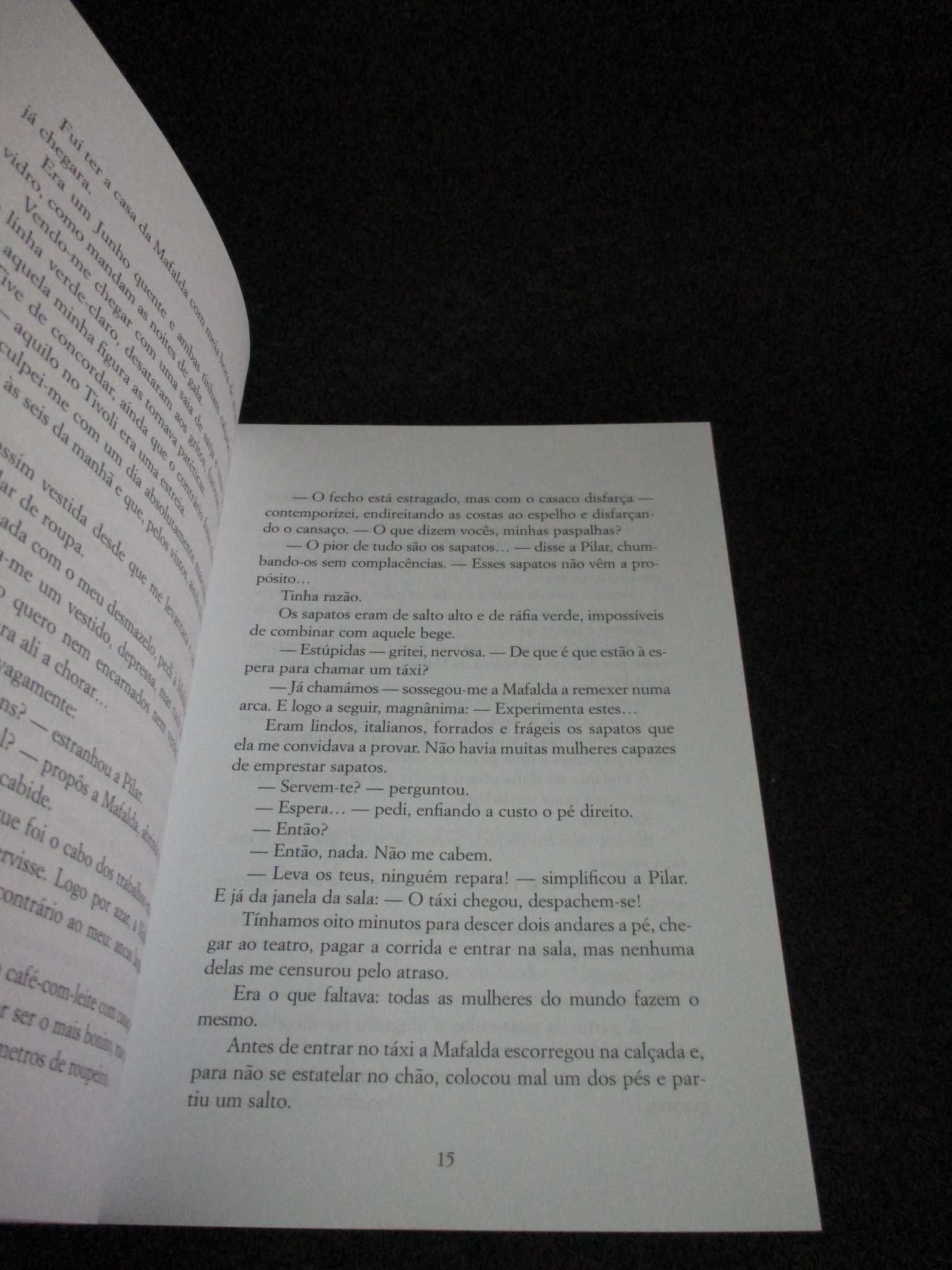 Livro Uma Mulher não chora Rita Ferro