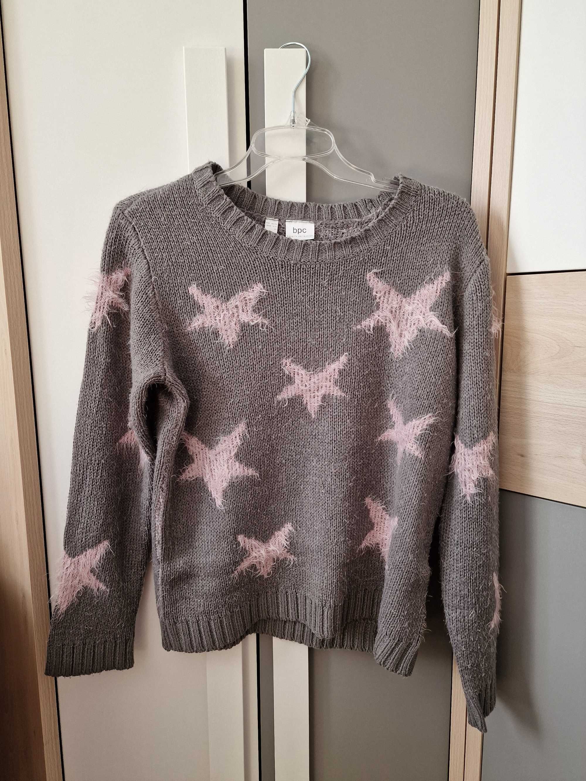 Sweter w gwiazdki