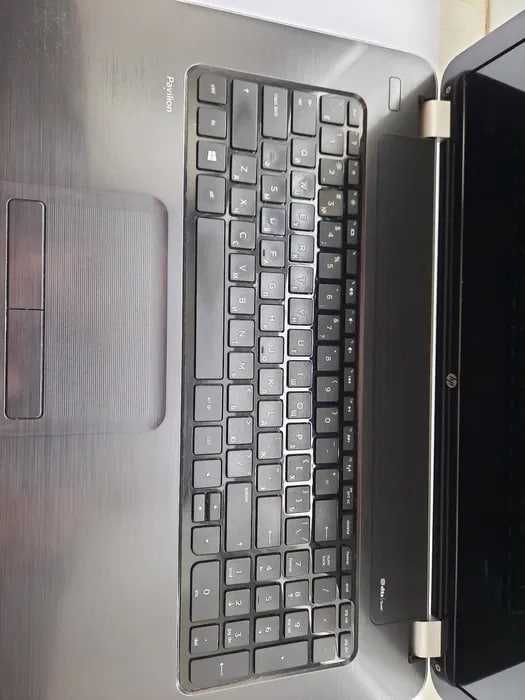 HP Pavilion 17-e070sr