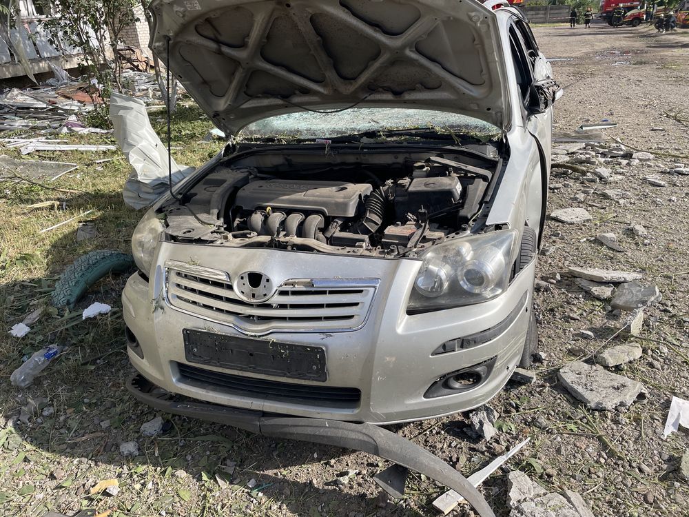 Продам на запчастини тойота авенсіс 2008 рік універсал
