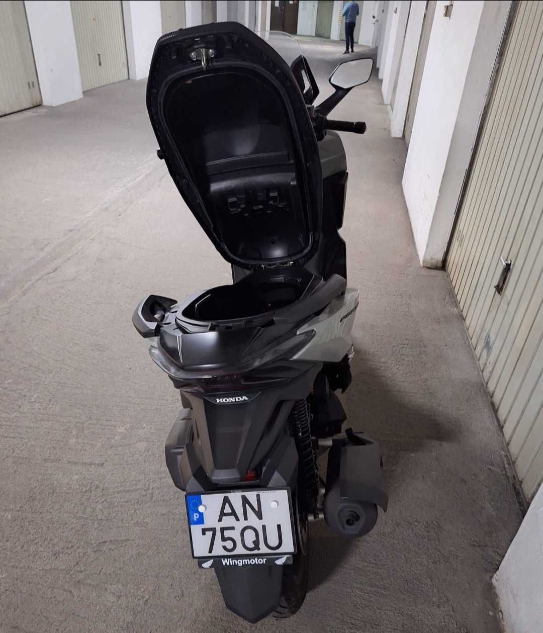 Mota honda forza 125 ano 2021 com 250 km. Valor 4500 euros negociáveis