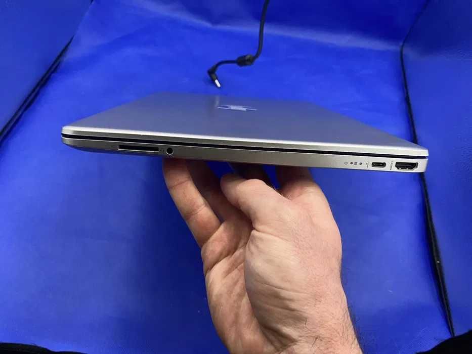 Ноутбук сенсорний HP 15-dy1023dx i5-10 покоління 12/256 SSD багатоціль