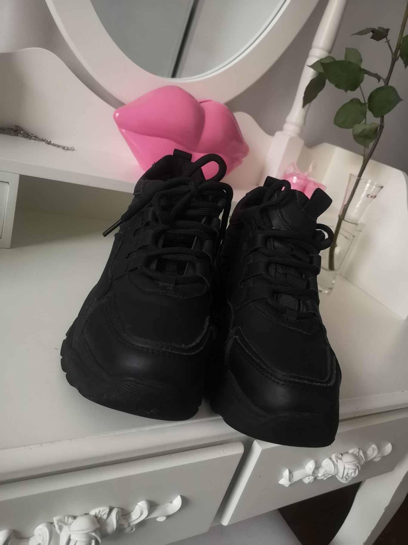 Sneakersy czarne wysoka podeszwa